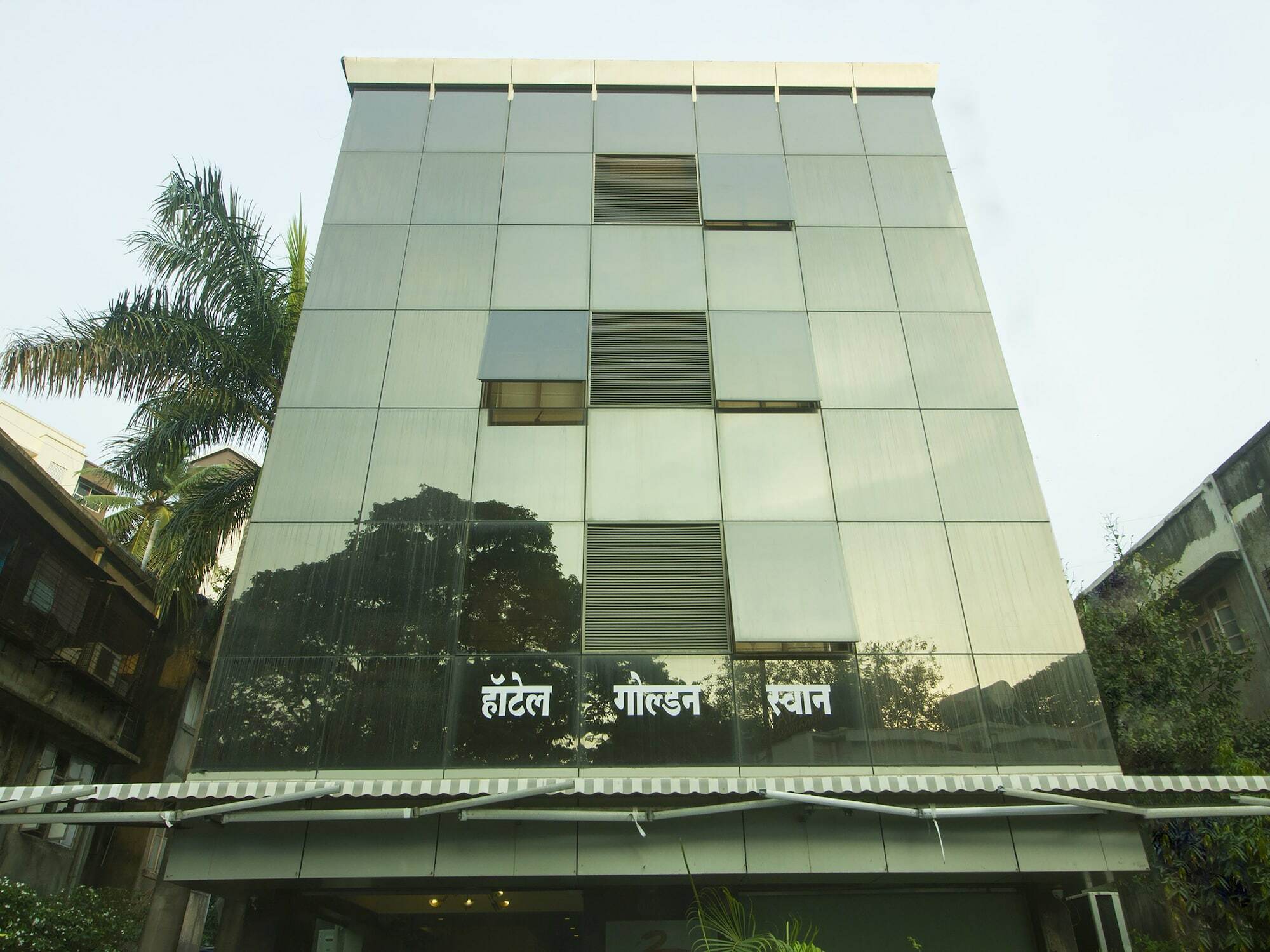 Oyo 19917 Golden Swan Hotel Mumbai Exterior photo